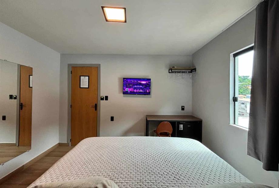 whatsapp image red.jpg