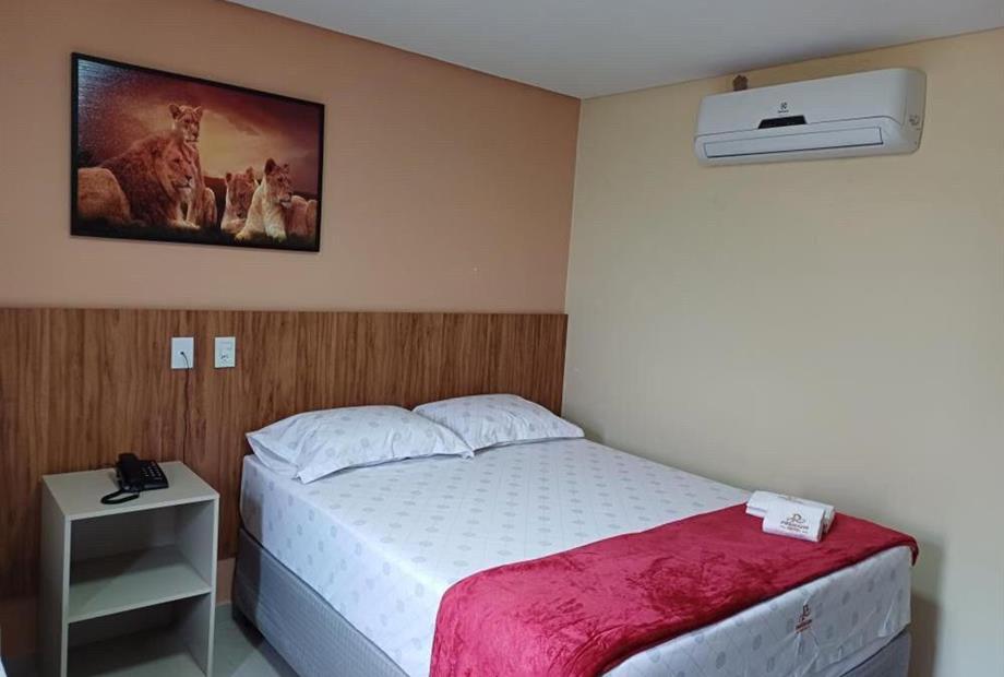 Quarto Deluxe com Cama Queen-size-2.jpg