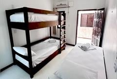 TINY QUARTO ECONOMICO TRIPLO SOLTEIRO