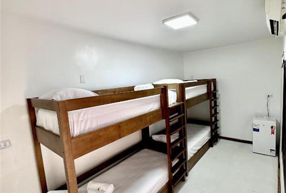 Cama em Dormitório Feminino com 4 Camas-1.jpg