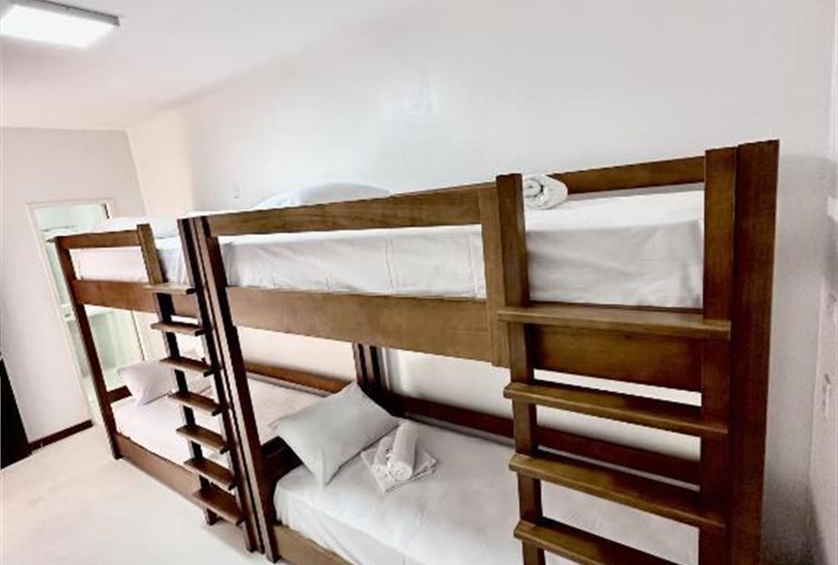 Cama em Dormitório Feminino com 4 Camas-3.jpg