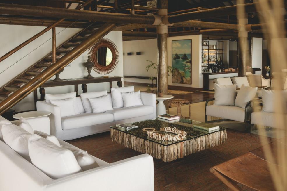 lounge-2_easy-resize.com.jpg