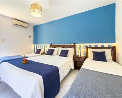 Quádrupla com varanda privativa