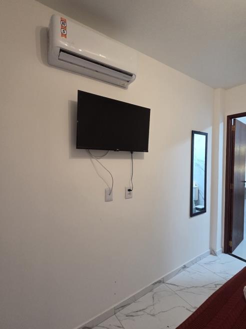 suite 09 - 006.jpg