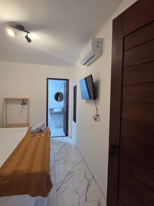suite 08 - 05.jpg