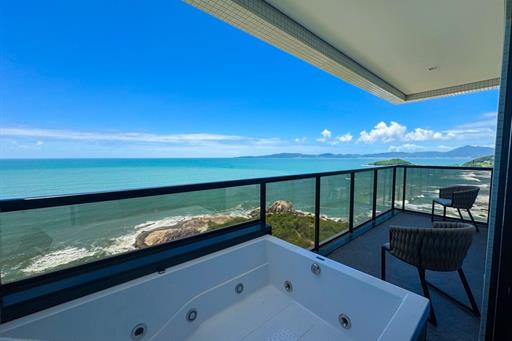 img_7870 grande.jpeg