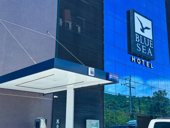 img_7920 grande.jpeg