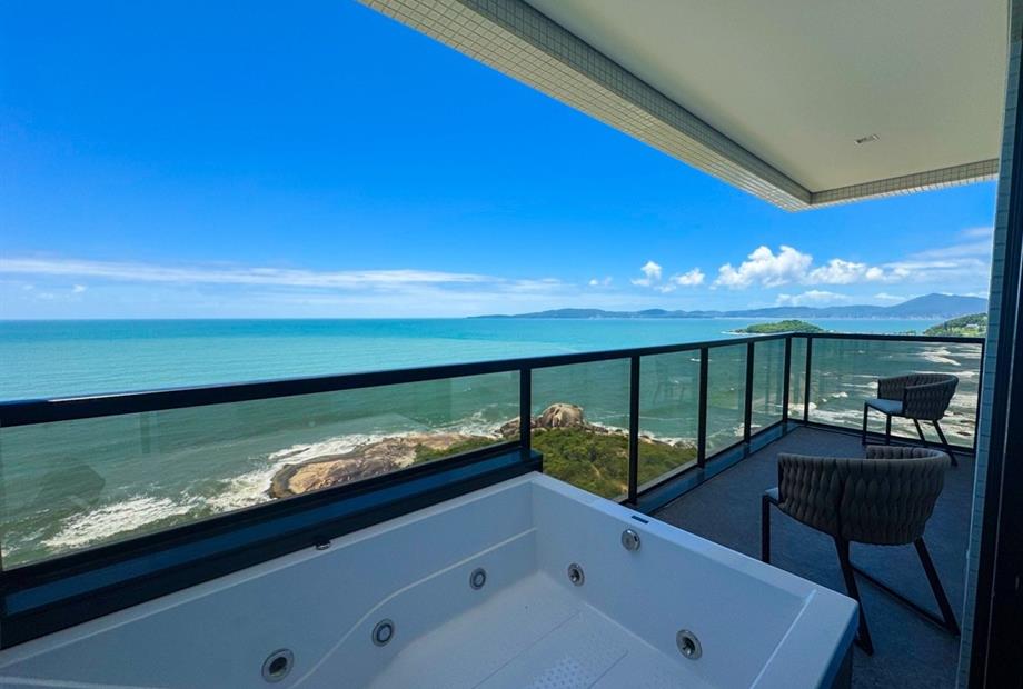 img_7870 grande.jpeg