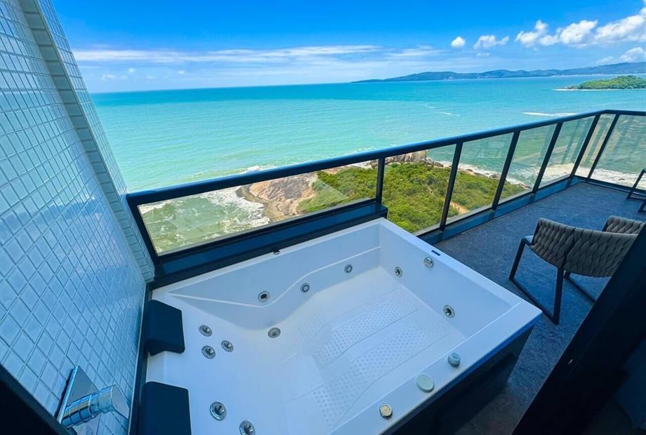 img_7879 grande.jpeg