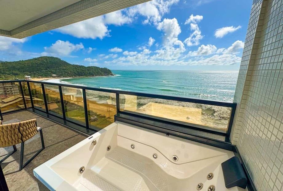 img_9676 grande.jpeg