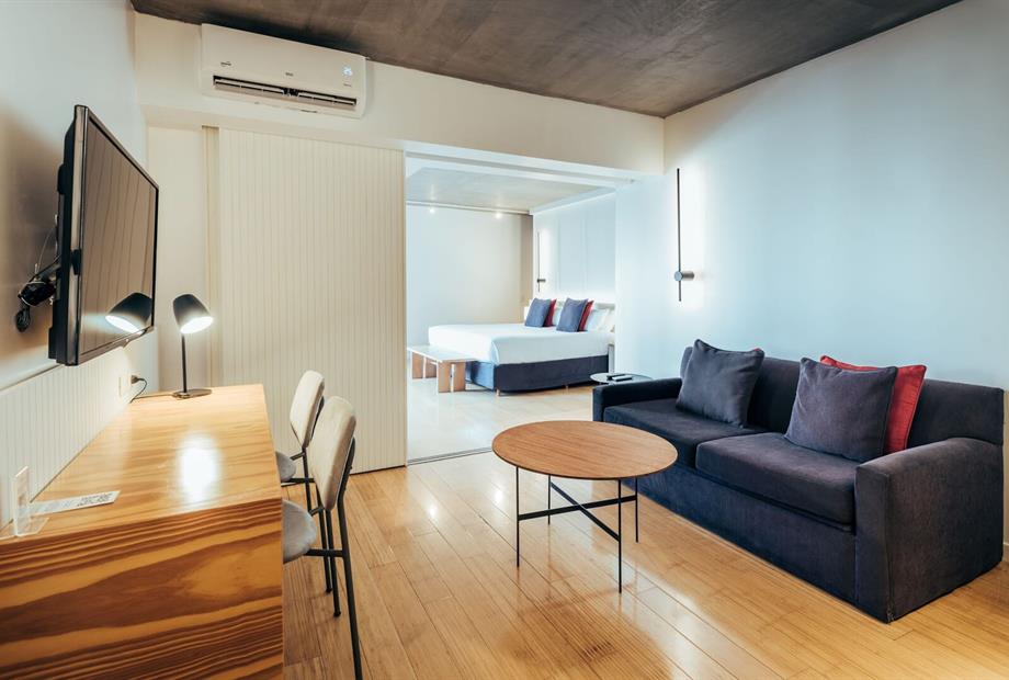 deluxe one bedroom-3.jpg