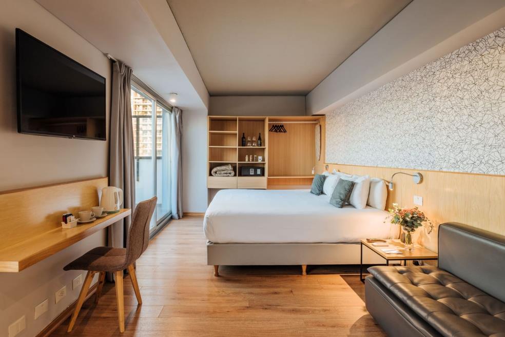 deluxe suite 2.jpg