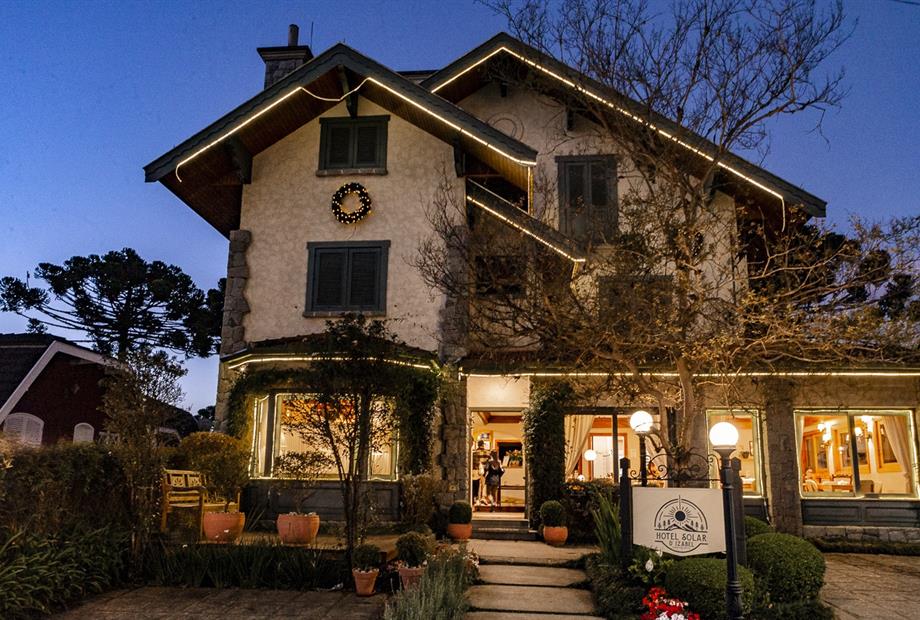 10 - fachada noturna.jpg