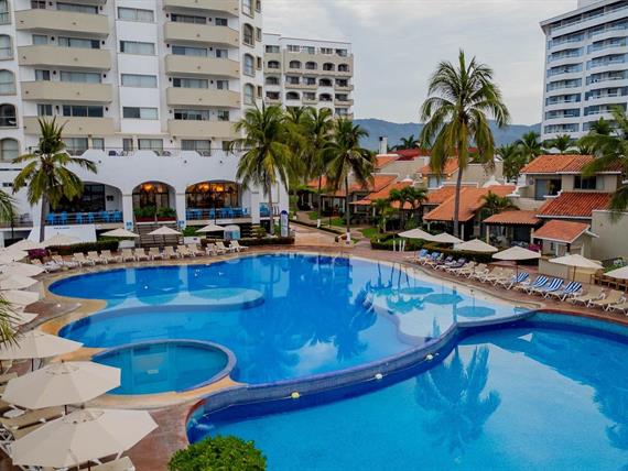 tesoro ixtapa_alberca (1).jpg