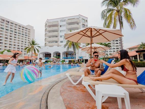 tesoro ixtapa_familia (4).jpg