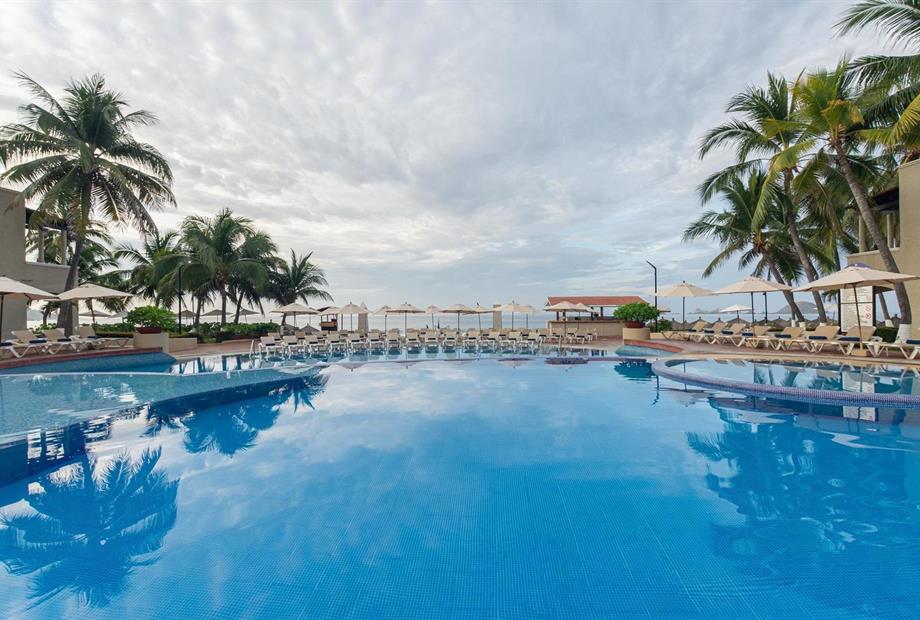 tesoro ixtapa_alberca (4).jpg