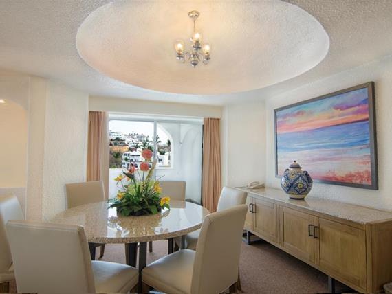 mzlo_hab _master suite 5.jpg