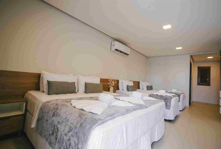 135a9147 - classic red.jpg