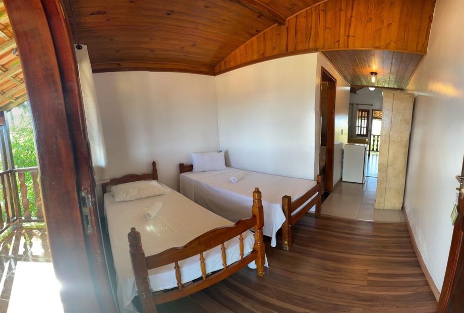 9 quarto_easy-resize.com-2.jpg