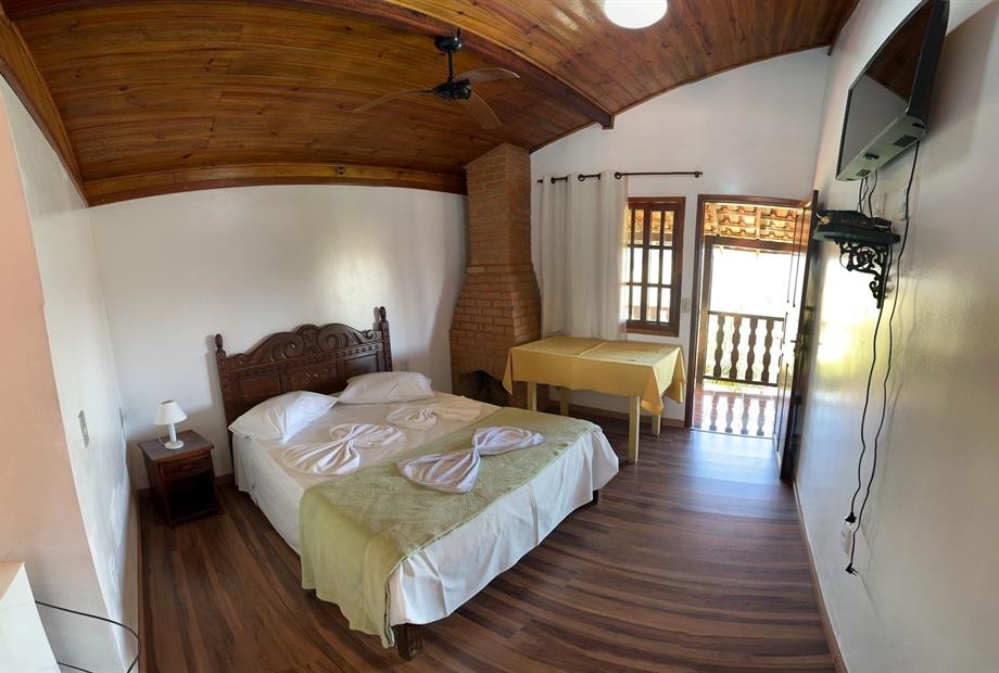 7 quarto_easy-resize.com-2.jpg