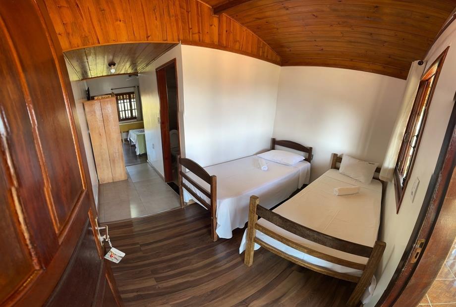 9 quarto_easy-resize.com-3.jpg