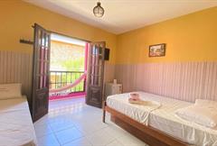 Superior com Ar,Tv , geladeira e Varanda