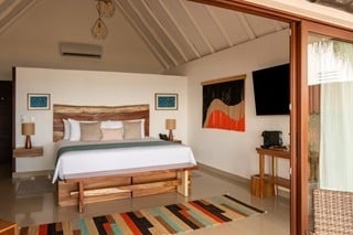 Beachfront Swim Up Suite - 2-epic beachfront swim up suite.jpg