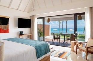 Beachfront Swim Up Suite - 1-epic beachfront swim up suite.jpg