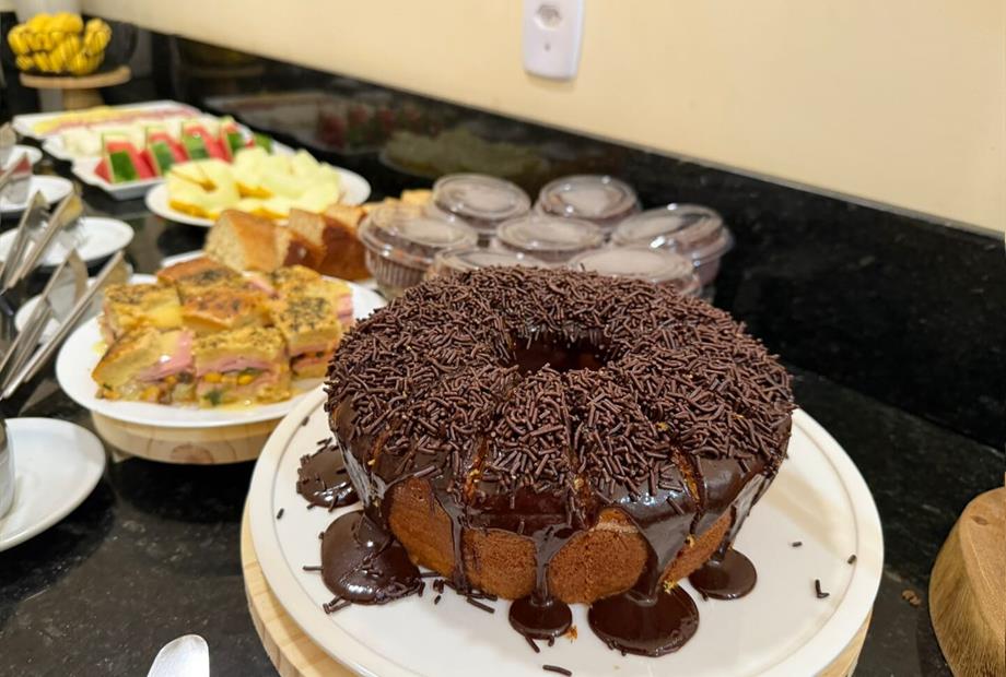 café da manha - bolo chocoalte.jpeg