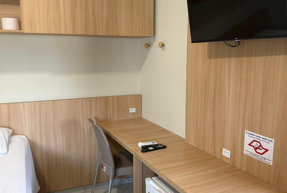 armario e tv (2).jpeg