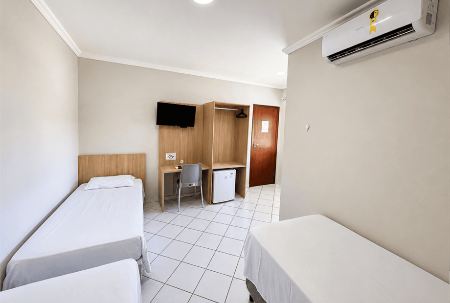 quarto triplo solteiro(1).png