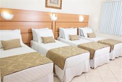 Quadruplo Twin (4 camas de solteiro)