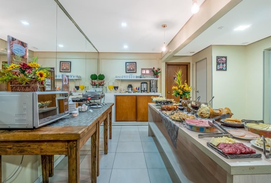 hotel alameda alegra - sala do café-3.jpg