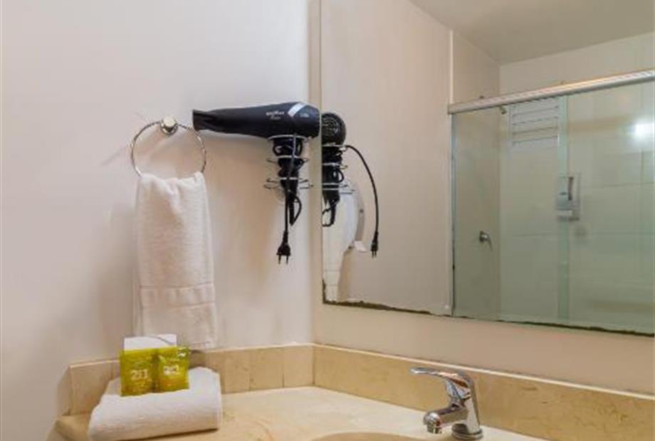 Quarto Standard com 2 Camas de Solteiro-4.jpg