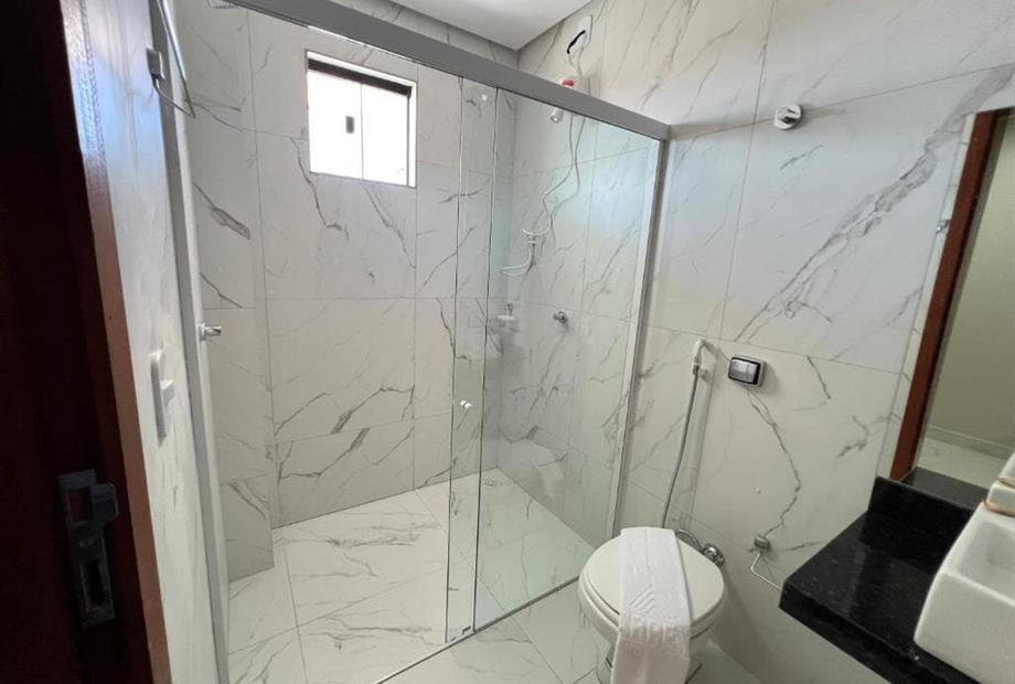 superior triplo twin banheiro.jpg