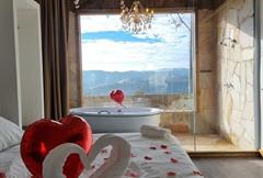 Suítes com Vista Panorâmica e Banheira de Hidro 1