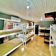 Cama em Quarto Compartilhado Masculino