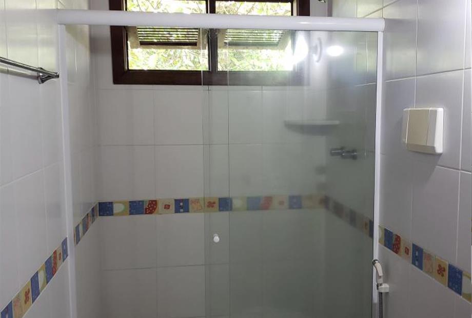 escolhida - banheiro apto triplo - foto 2a.jpg