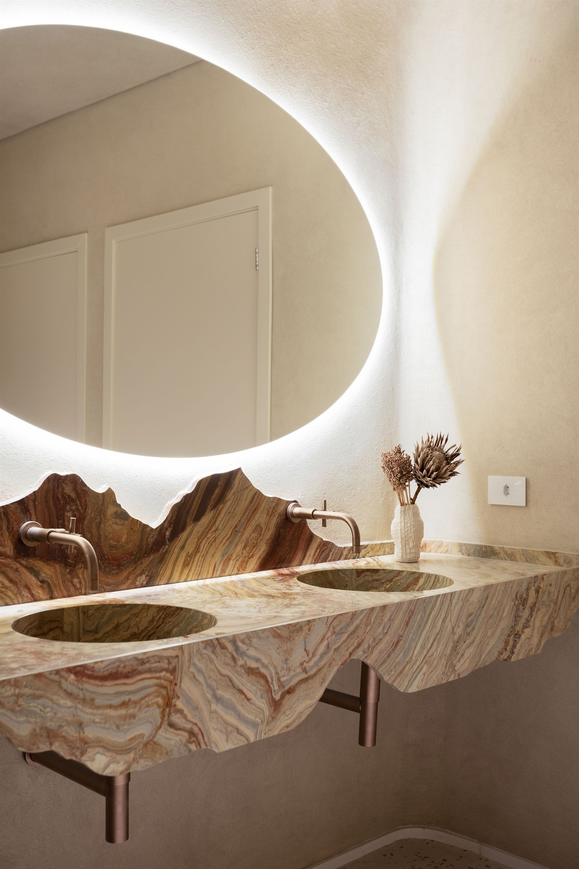 Illustrative image of Qoya Hotel Curitiba, Curio Collection by Hilton