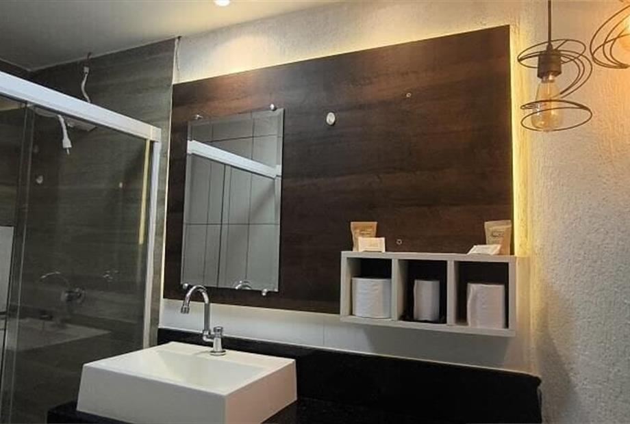 206 - banheiro (2).jpg