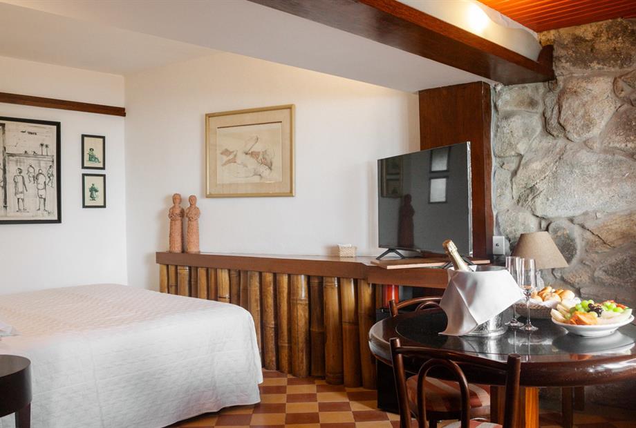 cama + mesa de jantar.jpg