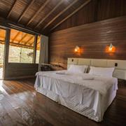 Suíte Deluxe Hidromassagem/vista gramado