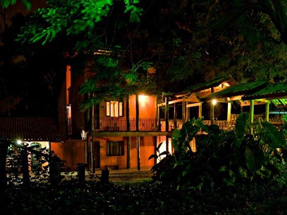 panorama apartamentos e jardins noite grande.jpeg