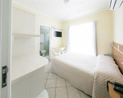 Suíte casal com varanda