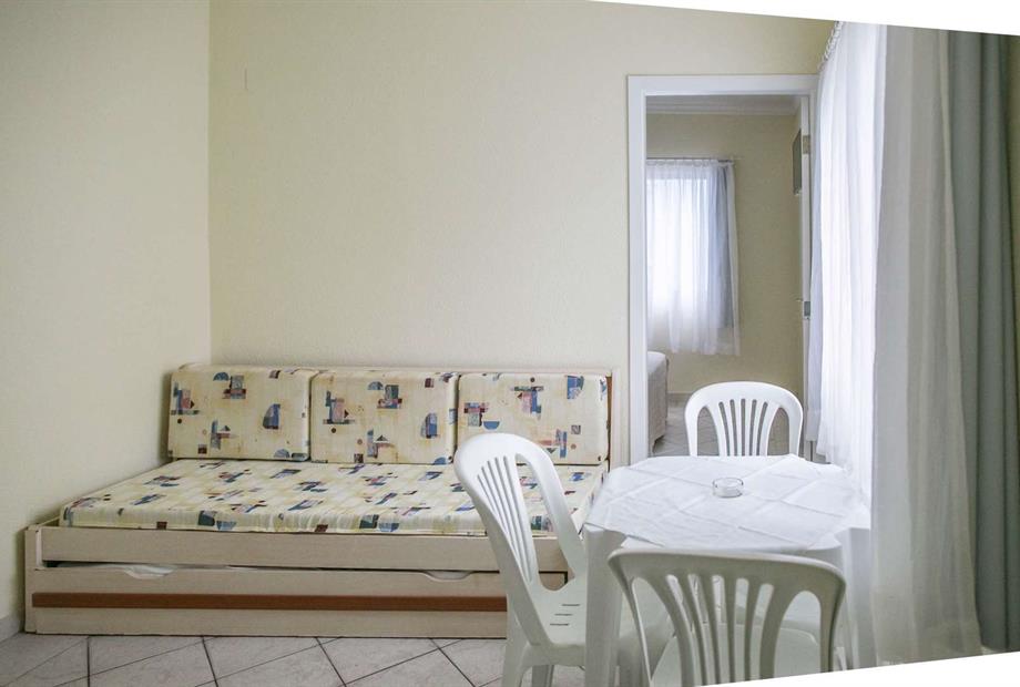 f6aeedf2-012e-4cd3-89ef-5336a9ac5bf2 (1).jpg