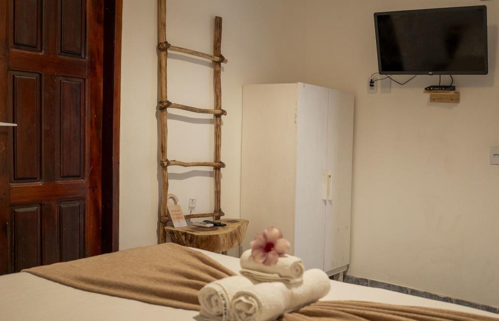quarto 205 armário tv.jpg