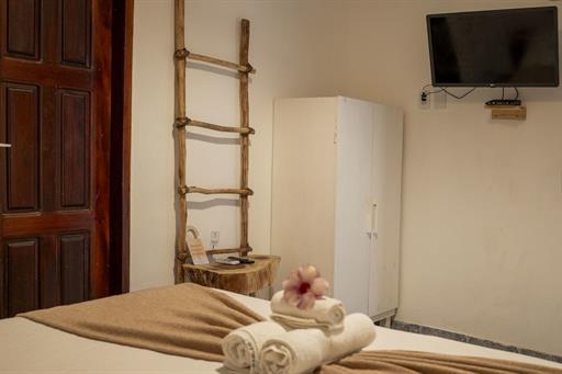 quarto 205 armário tv.jpg