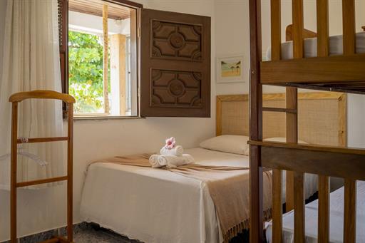 quarto 201 janela aberta.jpg