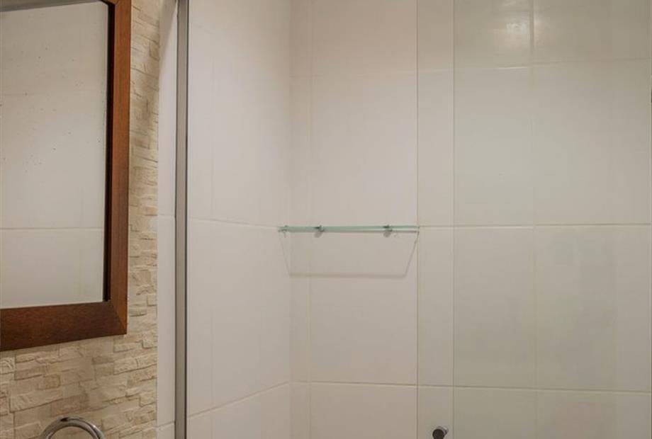 banheiro 102 box.jpg