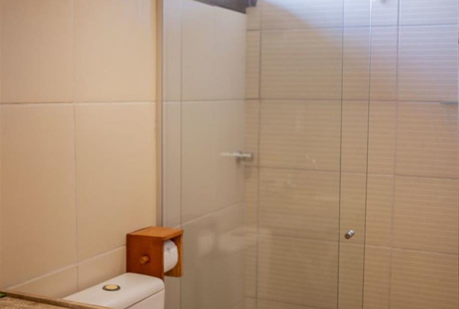 banheiro 209 box.jpg